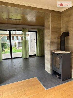 Vorderhaus_EG_Wohnzimmer_Terrasse