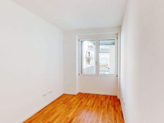 Kinder- oder Arbeitszimmer (2)