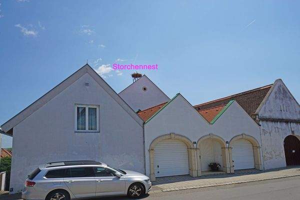 Hausansicht West mit Storchennest