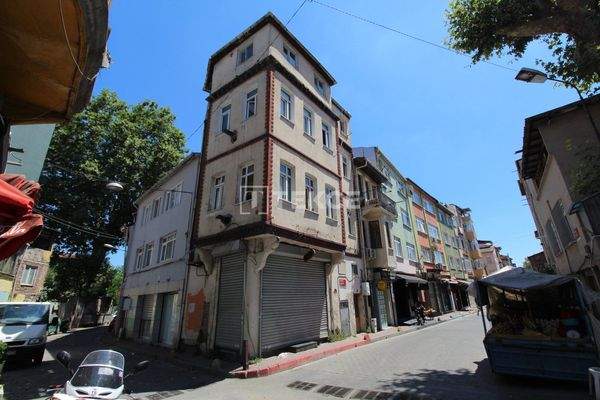 Complete Building in Balat Square in Istanbul Fatih