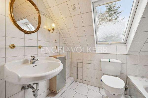 Badezimmer im Dachgeschoss (Anbau)