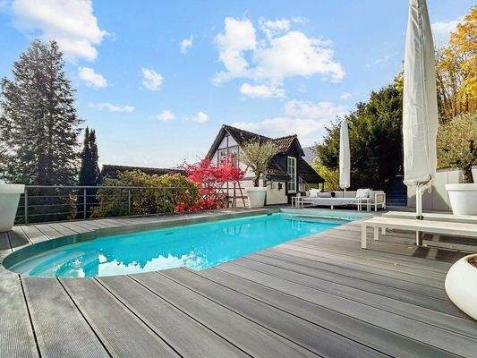 Blick über den Pool