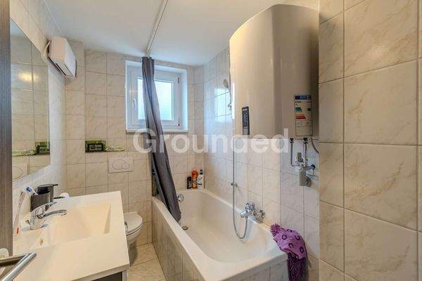 OG2 links Badezimmer