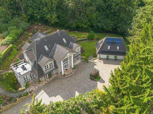 Einzigartiges, von Wald umgebenes Anwesen