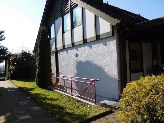 Ostseite mit Kellereingang