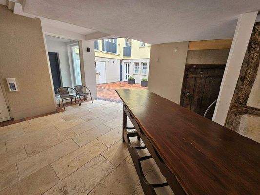 Vestibül mit Innenhof.jpg