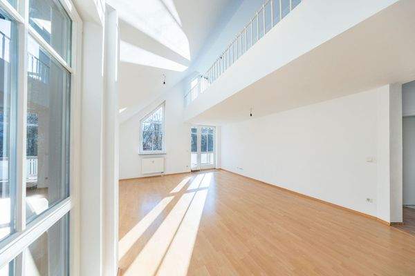 Wohnzimmer mit Galerie1