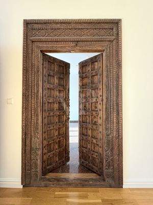 Tür aus der Kolonialzeit