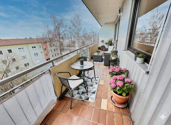 Ihr Balkon - mit KI dekoriert