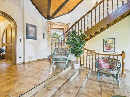 Aufgang ins Obergeschoss