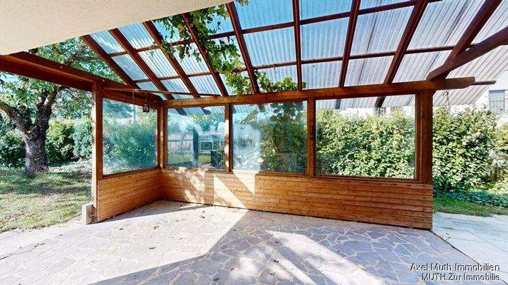 überdachte Terrasse