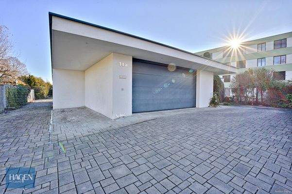 Garage/Außenstellplatz