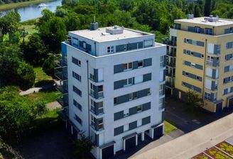 Frontansicht mit Elbblick