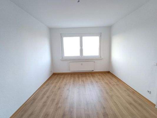 Leeres Zimmer mit Fenster