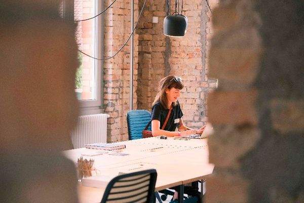 Coworking Flatrate - bei uns arbeiten mit Blick auf den Rhein