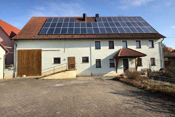 Ansicht Wohnhaus mit Scheune