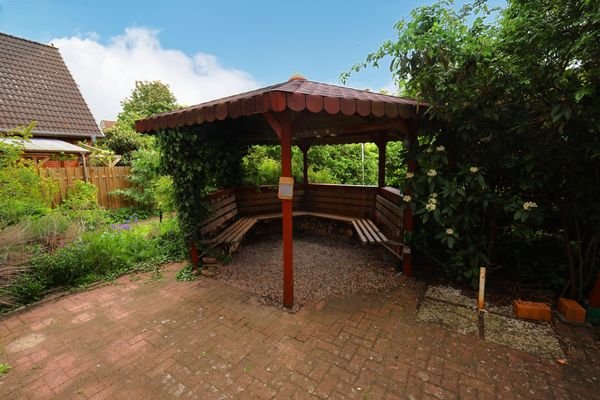 Gartenpavillon aus Holz