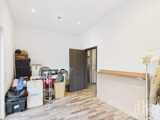 CAM02839G0-PR0330-STILL010