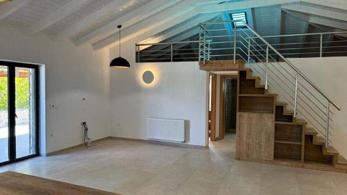 Kreta, Kournas: Malerisches Steinhaus mit bezauberndem See- und Meerblick zu verkaufen