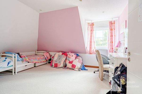 Kinderzimmer im DG