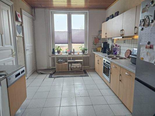 Küche mit Einbauküche