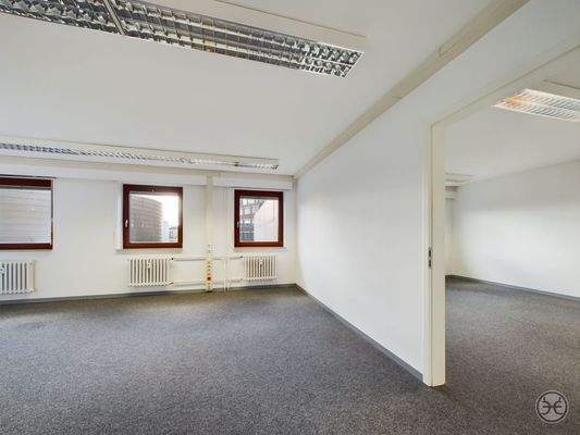 Eden-Ehbrecht-Immobilien_Büroflächen_Telekom-Gebäude_035