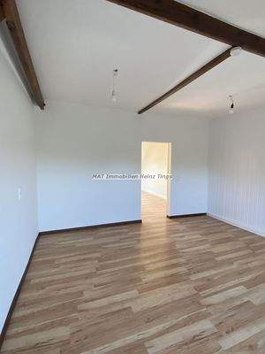 12. Wohnraum mit 12. Tür