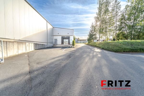 Aufweg Parkplätze / Garagen