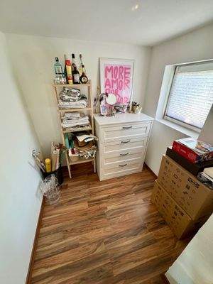 B12 Abstellraum Vorderhaus.jpg