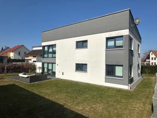 Hausansicht / Garten
