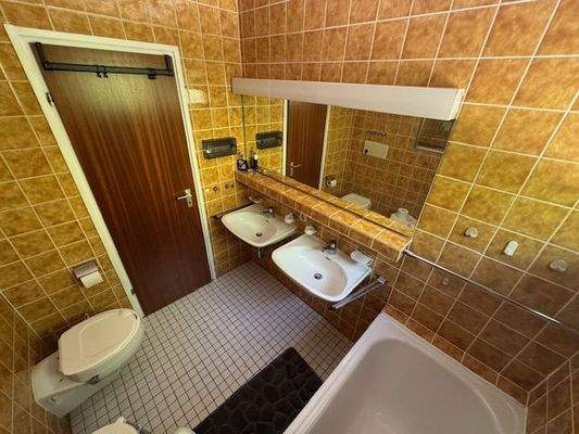  Badezimmer im Erdgeschoss