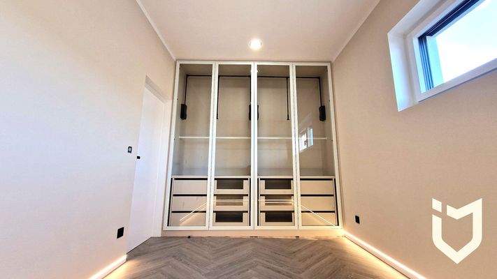 Schrankraum/Zimmer Top 5