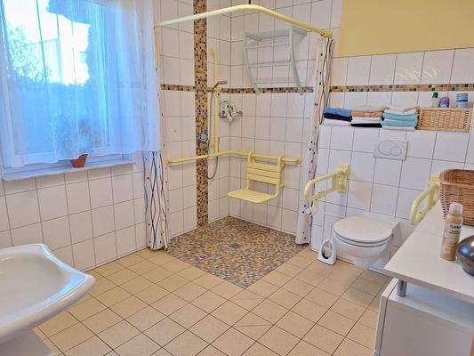 Haus rechts - Bad EG