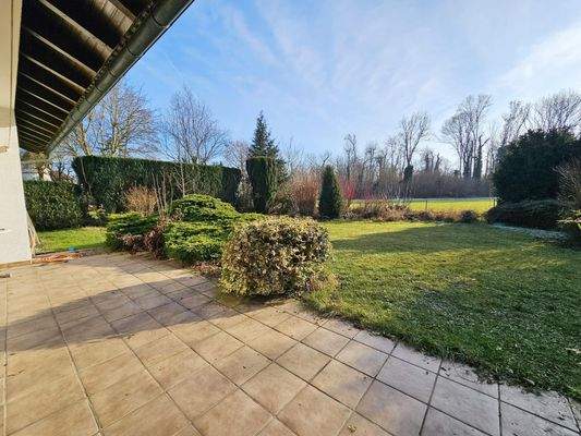 Terrasse mit Blick ins Grüne