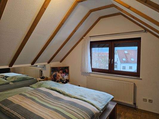 161 - Schlafzimmer oben.jpg