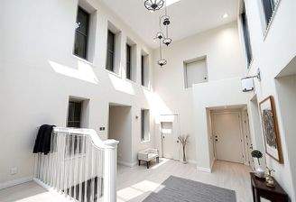 Empfangshalle mit 5 Meter Ga