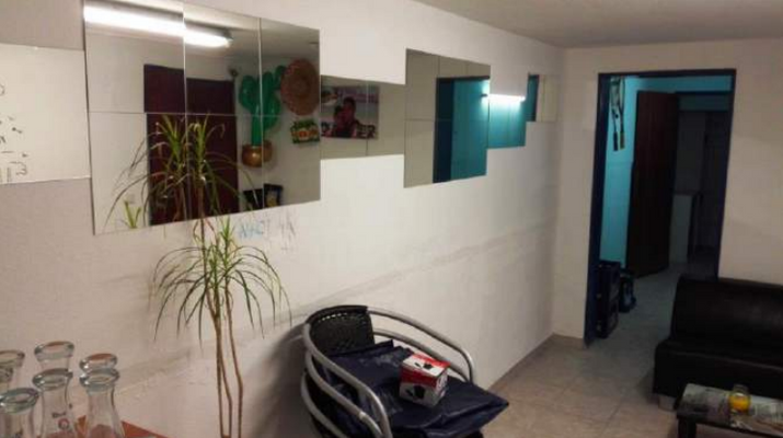 Zugang zum Badezimmer UG