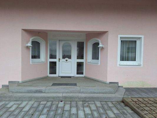 Repräsentativer Eingang