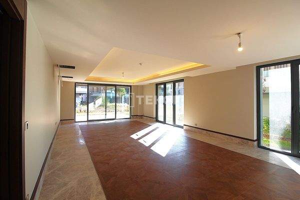 Apartments in a Project Close to the Coast in İstanbul