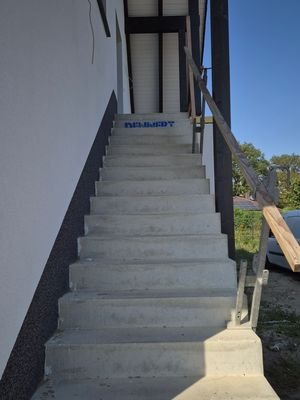 Treppe zum Dachgeschoss