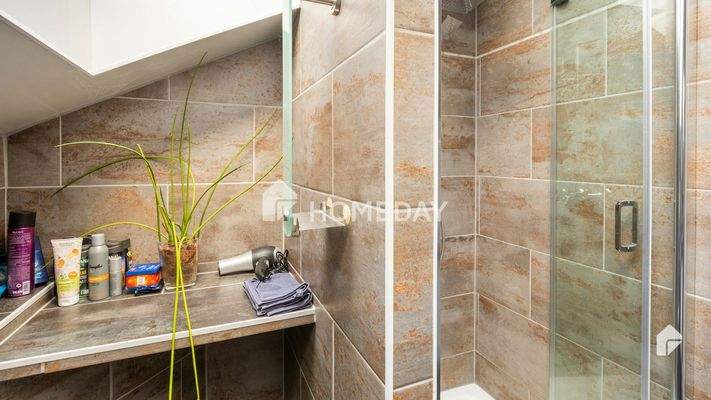 1. OG Badezimmer 1 2