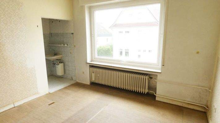 OG: Zimmer mit integriertem Duschbad