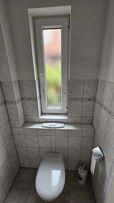 1,5 m² Gäste-WC (Ost-Fenster)