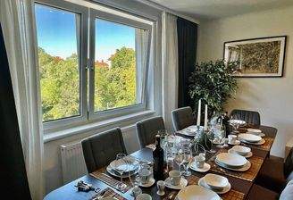 Ess & Wohnzimmer mit Parkblick