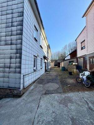 Blick v. Hof Richtung Garten