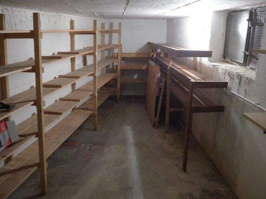 Vorratsraum im KG.JPG