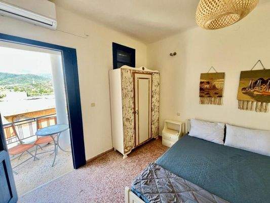 Kreta, Kalo Chorio: 2-Apartment-Anwesen mit geräumiger Dachterrasse zu verkaufen