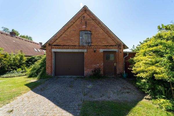 Garage und Abstellschuppen