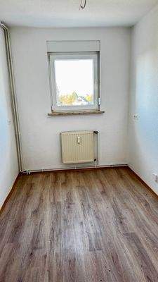 Nr.65 2.OG re 2-Raum renoviert