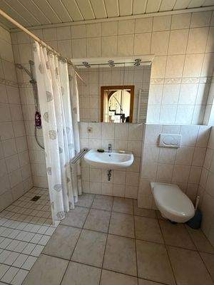 Gäste-Bad im Erdgeschoß 